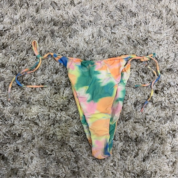 Princess Polly Tie Dye Pattern Swim Bottoms - Size 18 - Picture 1 of 5
